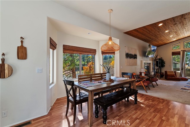 Detail Gallery Image 20 of 50 For 317 Oriole, Big Bear Lake,  CA 92315 - 3 Beds | 3 Baths