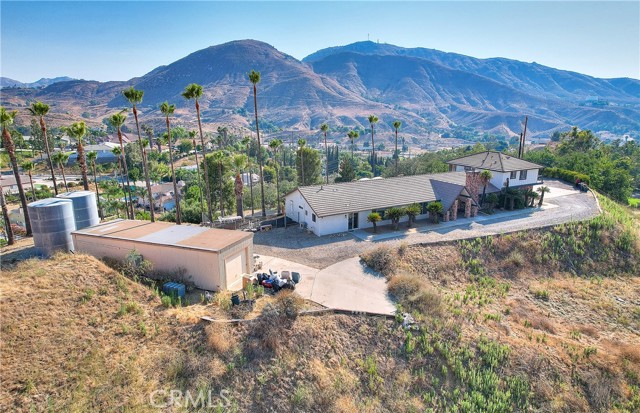 Detail Gallery Image 5 of 75 For 3021 Shadid Dr, Colton,  CA 92324 - 5 Beds | 3/1 Baths