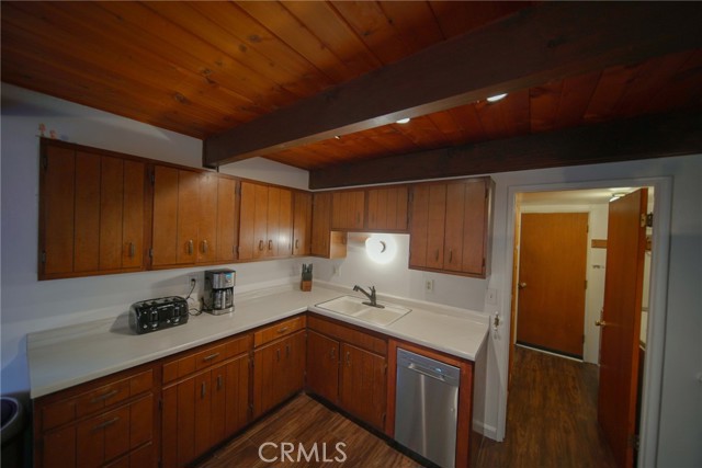 Detail Gallery Image 10 of 25 For 404 W Mojave Bld, Big Bear City,  CA 92314 - 3 Beds | 1/1 Baths