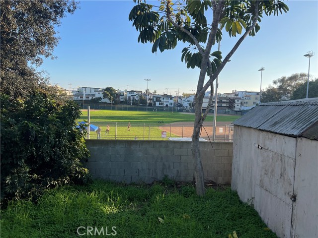 Detail Gallery Image 17 of 24 For 500 11th St, Hermosa Beach,  CA 90254 - 3 Beds | 1 Baths