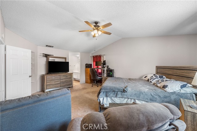 3046 W Avenue J4, Lancaster CA: https://media.crmls.org/medias/77801892-bc53-4f1e-bca9-ecea5fc23aea.jpg
