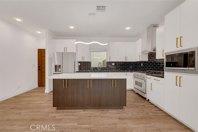 Front Image Thumbnail for CRSR25249418