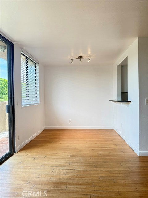 Detail Gallery Image 6 of 23 For 7826 Topanga Canyon, Canoga Park,  CA 91304 - 2 Beds | 2 Baths