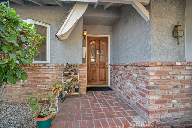 Detail Gallery Image 4 of 38 For 9623 Penfield Ave, Chatsworth,  CA 91311 - 4 Beds | 3 Baths