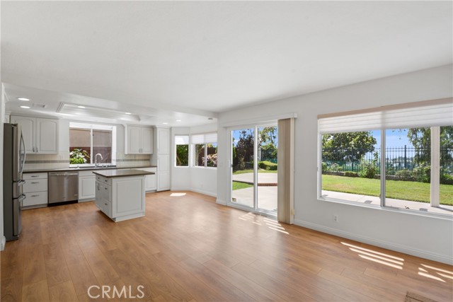 25951 Majorca Way, Mission Viejo CA: https://media.crmls.org/medias/7782c90c-75c0-466f-ab99-e40cc046e700.jpg