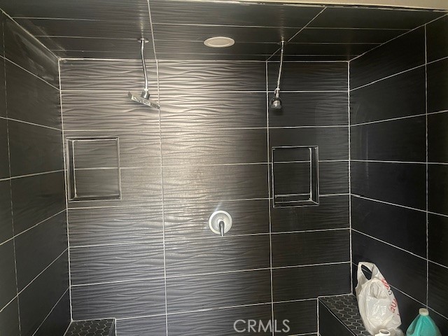 1925 62nd St W., Rosamond CA: https://media.crmls.org/medias/77830c74-40ea-4b4f-8e2f-20799ce15e45.jpg