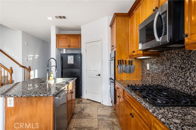 Detail Gallery Image 9 of 59 For 30261 Tattersail, Menifee,  CA 92584 - 5 Beds | 3 Baths