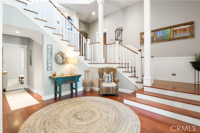 202 Avenue H, Redondo Beach CA: https://media.crmls.org/medias/7783e9e3-46de-4cb6-8d56-c9e19859f5d6.jpg