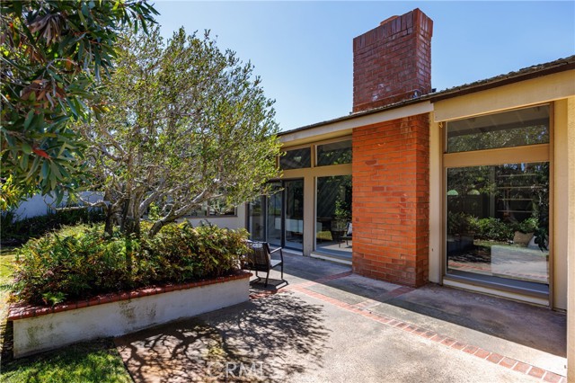 Detail Gallery Image 24 of 35 For 3620 Catamaran Dr, Corona Del Mar,  CA 92625 - 4 Beds | 2/1 Baths