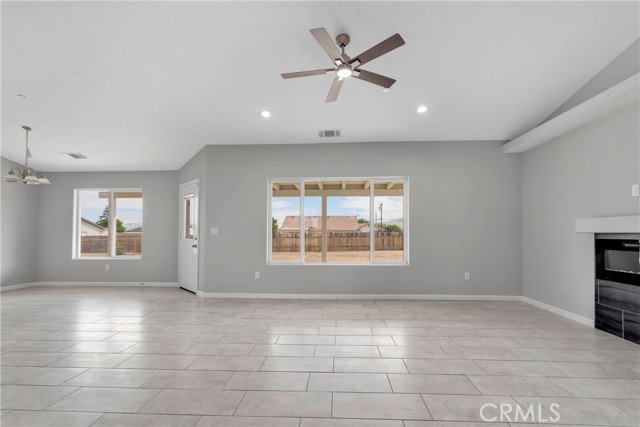 Detail Gallery Image 7 of 34 For 10376 Portland Ave, Hesperia,  CA 92345 - 4 Beds | 2/1 Baths