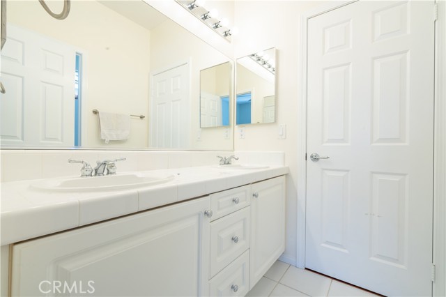 Detail Gallery Image 23 of 40 For 1017 Lambourne Pl, Oak Park,  CA 91377 - 5 Beds | 4/1 Baths