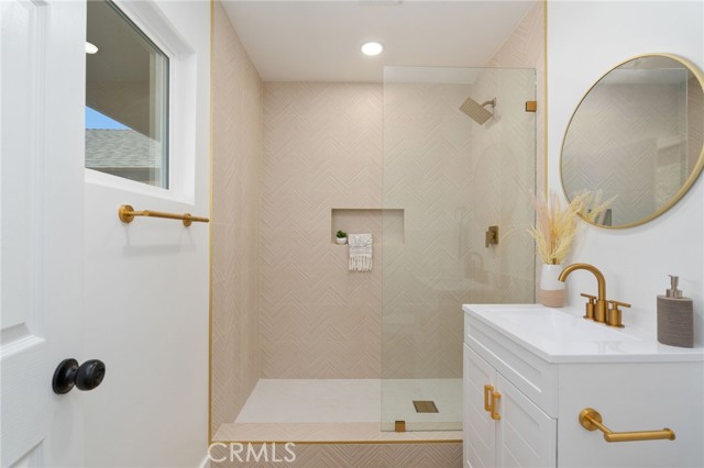 Detail Gallery Image 20 of 23 For 23822 La Rosa Dr, Lake Forest,  CA 92630 - 3 Beds | 2 Baths