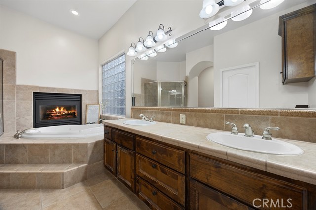 Detail Gallery Image 8 of 33 For 9905 Lightner Way, Bakersfield,  CA 93311 - 3 Beds | 2/1 Baths