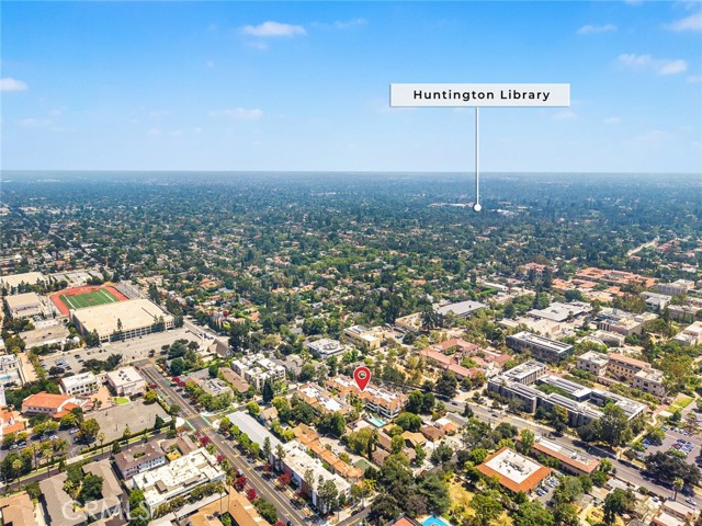 245 S Holliston Avenue, Pasadena CA: https://media.crmls.org/medias/7785091d-baff-426b-8ace-4f4346d5dc1f.jpg