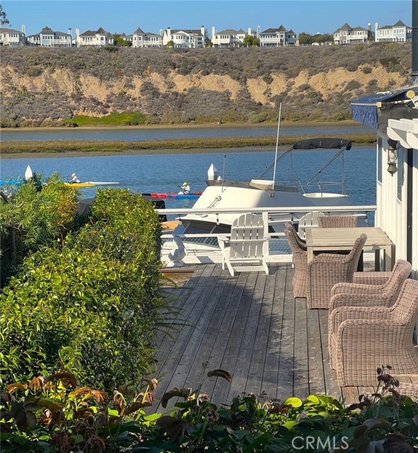 Detail Gallery Image 2 of 33 For 20 Saratoga, Newport Beach,  CA 92660 - 2 Beds | 2 Baths