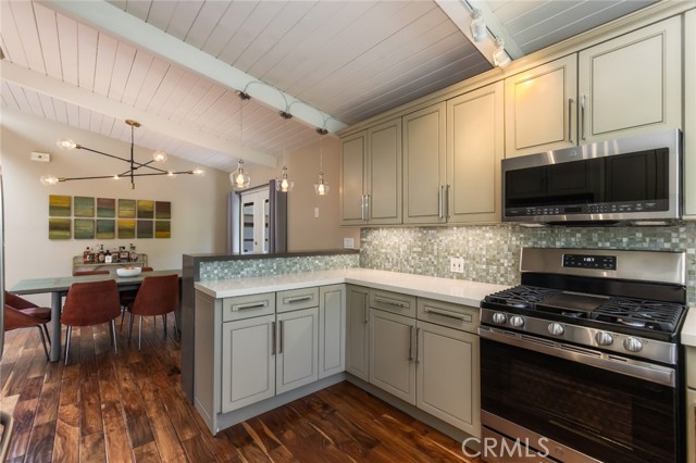 Detail Gallery Image 17 of 60 For 11922 Sunshine Ter, Studio City,  CA 91604 - 3 Beds | 2 Baths