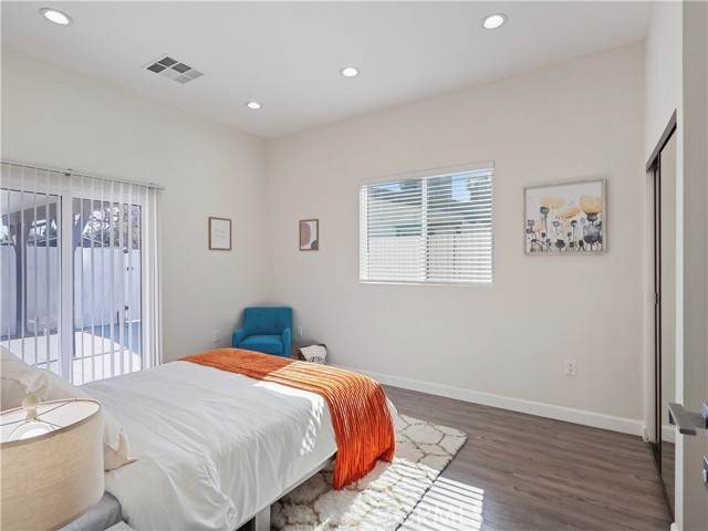 Detail Gallery Image 16 of 33 For 15803 Chatsworth St, Granada Hills,  CA 91344 - 3 Beds | 2 Baths
