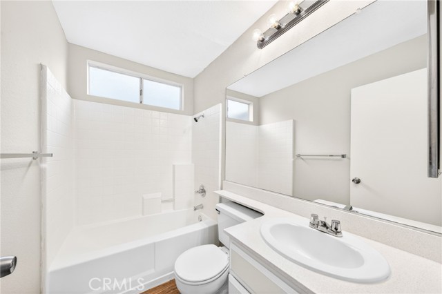 Detail Gallery Image 20 of 29 For 16377 Lakeshore, Lake Elsinore,  CA 92530 - 2 Beds | 2/1 Baths