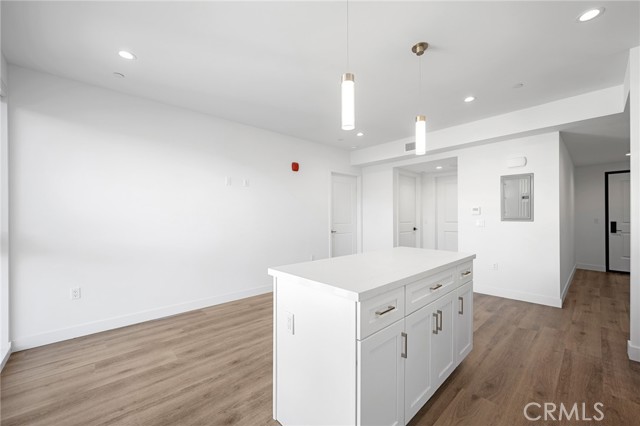 Detail Gallery Image 9 of 21 For 10657 Moorpark St #204,  North Hollywood,  CA 91602 - 2 Beds | 1 Baths