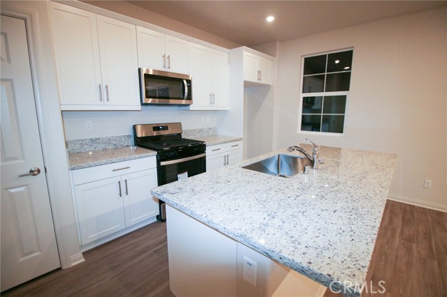 Detail Gallery Image 5 of 24 For 26843 Colorado Dr, Menifee,  CA 92585 - 3 Beds | 2/1 Baths