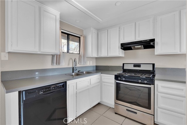 Detail Gallery Image 3 of 30 For 17908 Birch St, Hesperia,  CA 92345 - 3 Beds | 2 Baths