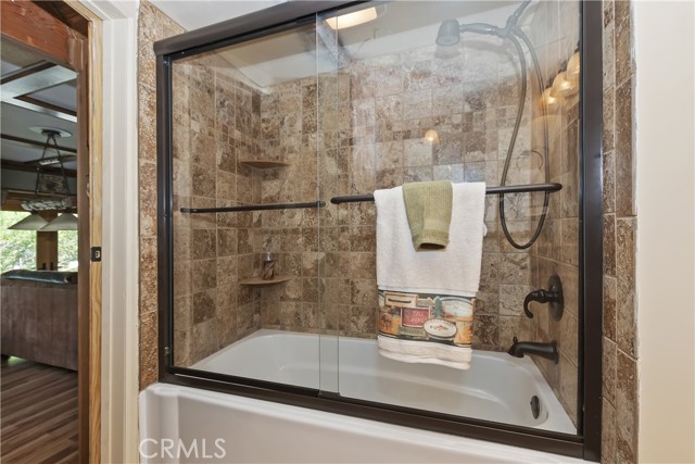 Detail Gallery Image 26 of 50 For 27380 Oakwood Dr, Lake Arrowhead,  CA 92352 - 3 Beds | 3 Baths