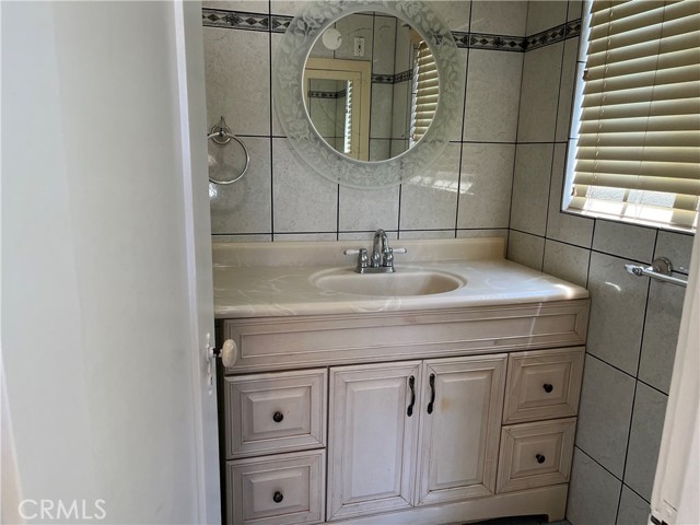 Detail Gallery Image 13 of 25 For 19260 Diplomat Ave, Corona,  CA 92881 - 2 Beds | 2 Baths