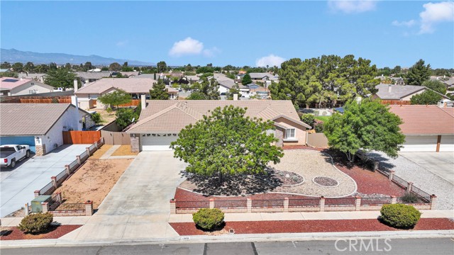 13950 High Falls Trail, Apple Valley CA: https://media.crmls.org/medias/77886907-5744-4b9b-9f95-9abcec231f75.jpg