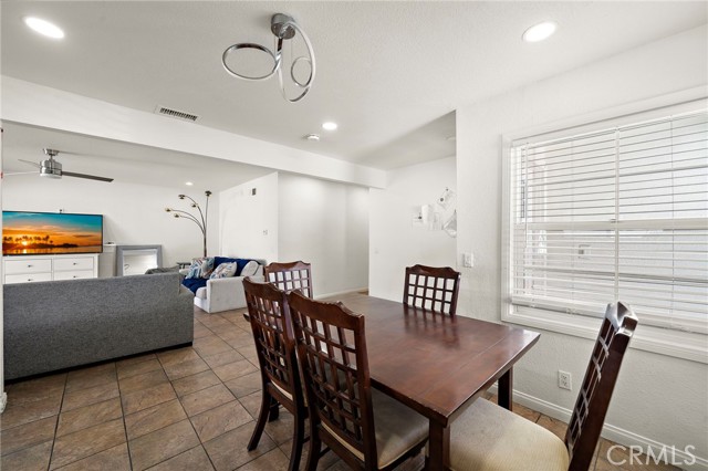 Detail Gallery Image 14 of 37 For 590 Traverse Dr, Costa Mesa,  CA 92626 - 4 Beds | 3 Baths