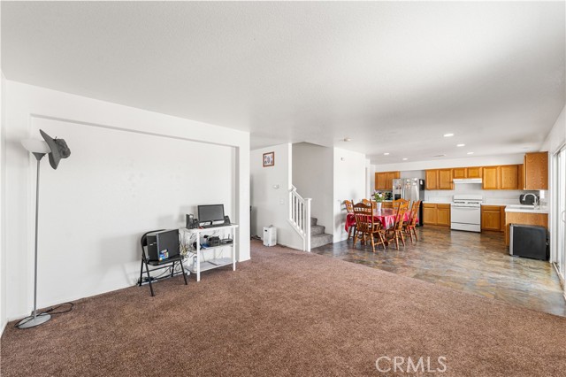 16029 White Mountain Place, Victorville CA: https://media.crmls.org/medias/7788ffc7-2709-4894-a8fb-e0b4c6f6d117.jpg