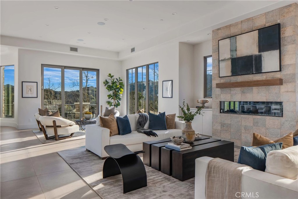 MLS #OC26157828 image #10