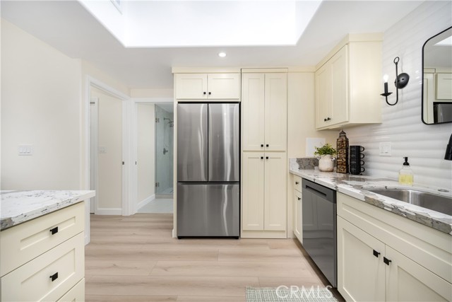 1540 Northwood Road, Seal Beach CA: https://media.crmls.org/medias/778a3306-0ccf-4136-b02c-6bb50e837957.jpg