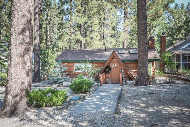 Detail Gallery Image 3 of 34 For 41490 Comstock Ln, Big Bear Lake,  CA 92315 - 3 Beds | 2 Baths