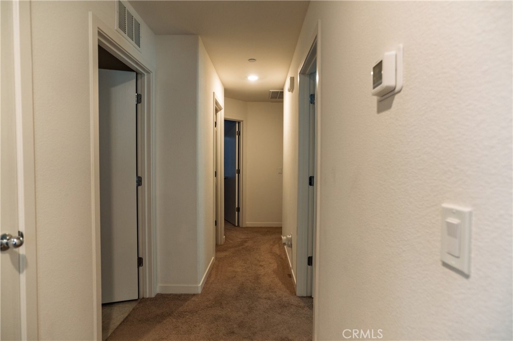 https://media.crmls.org/medias/778ae70e-ac3a-4a04-8ffe-e20e91fc810f.jpg?preset=X-Large
