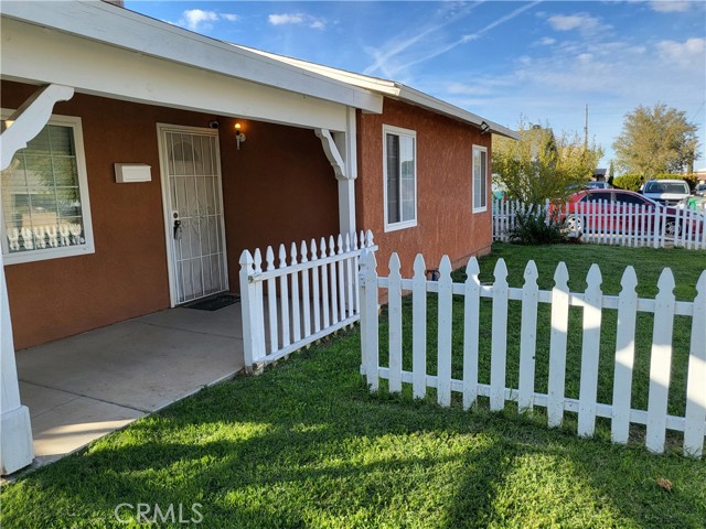 Detail Gallery Image 3 of 15 For 38733 31st St, Palmdale,  CA 93550 - 3 Beds | 1 Baths