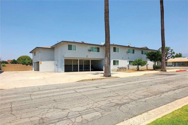 270 E Badillo Street, Covina CA: https://media.crmls.org/medias/778b861e-c692-478f-b21e-72ce186e161e.jpg