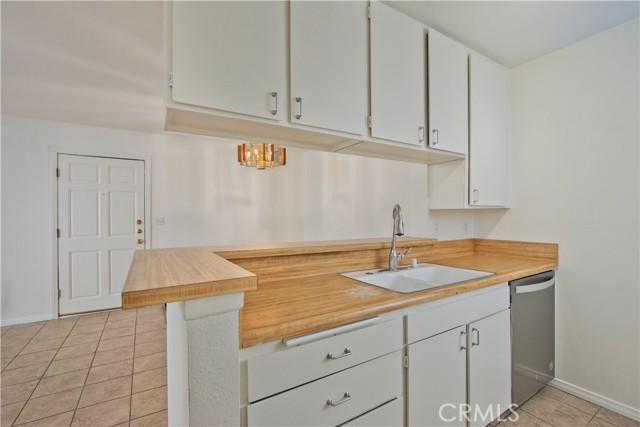 Detail Gallery Image 8 of 23 For 18645 Hatteras St #131,  Tarzana,  CA 91356 - 1 Beds | 1 Baths