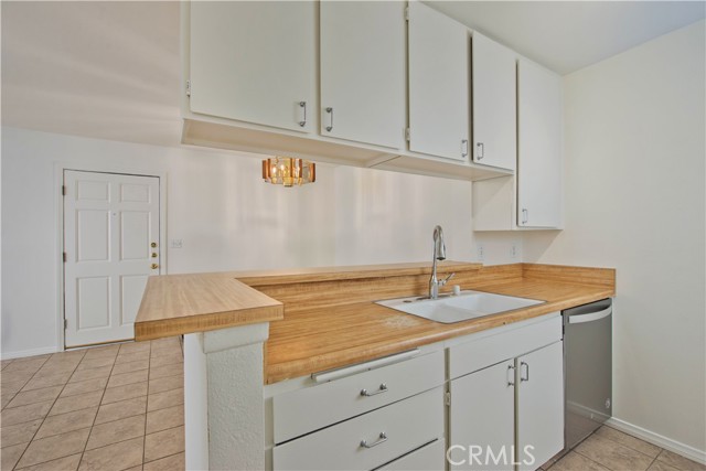 Detail Gallery Image 8 of 23 For 18645 Hatteras St #131,  Tarzana,  CA 91356 - 1 Beds | 1 Baths