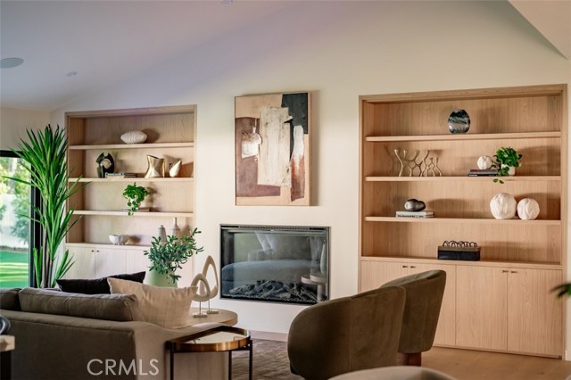 Detail Gallery Image 20 of 46 For 8960 Oak Park Ave, Northridge,  CA 91325 - 4 Beds | 3/1 Baths