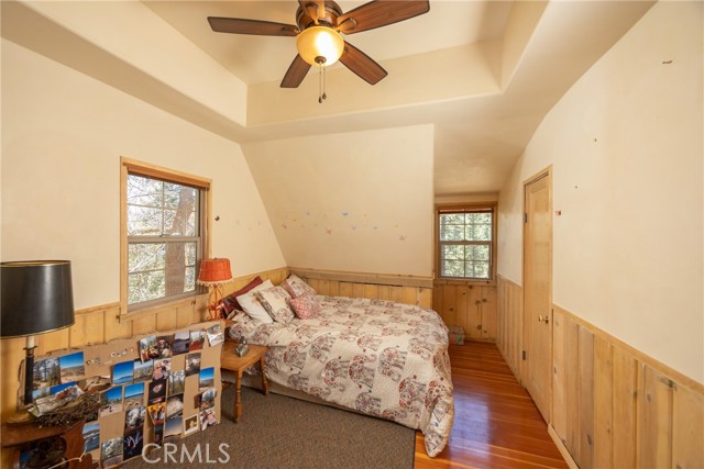 352 Big Bear Trail, Fawnskin CA: https://media.crmls.org/medias/778c25d0-e03a-496e-8dc7-a19f6bcaff05.jpg