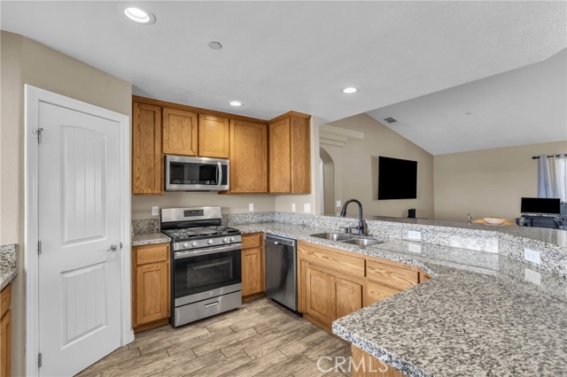 18177 Cherry St, Hesperia CA: https://media.crmls.org/medias/778cb928-5aac-43f0-9483-4aaf816f5931.jpg