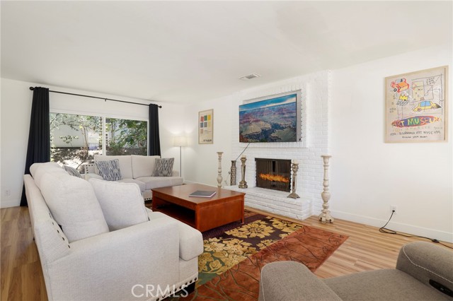 22666 Cavalier Street, Woodland Hills (los Angeles), California 91364, 3 Bedrooms Bedrooms, ,3 BathroomsBathrooms,Residential Lease,For Rent,22666 Cavalier Street,CRBB24205373