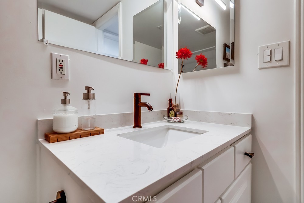 MLS #OC25254424 image #22