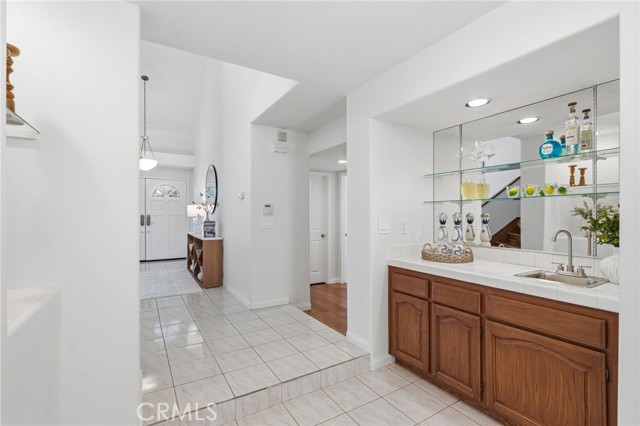 Detail Gallery Image 9 of 38 For 777 Covewood Street, Oak Park,  CA 91377 - 4 Beds | 3 Baths