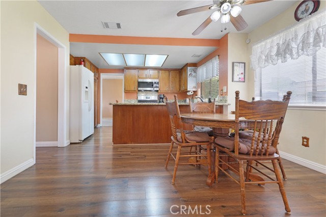 Detail Gallery Image 12 of 41 For 3627 Orchid Dr, Highland,  CA 92346 - 4 Beds | 3 Baths