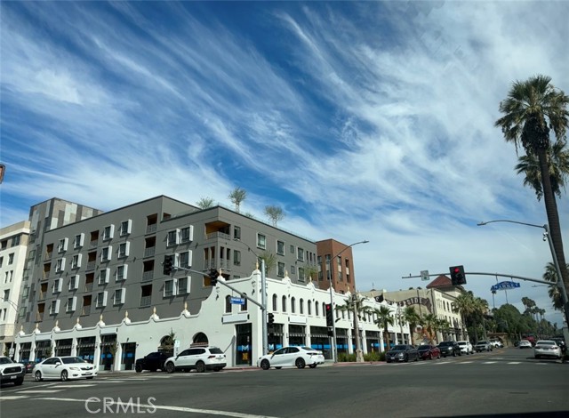 5 minutes from downtown riverside