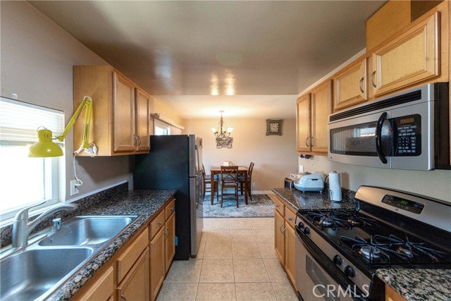 Detail Gallery Image 3 of 12 For 715 S Webster Ave #14,  Anaheim,  CA 92804 - 2 Beds | 2 Baths