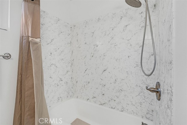 6640 Darby Avenue, Reseda CA: https://media.crmls.org/medias/778de1df-b508-4339-a0b8-c2ac25a2fa77.jpg