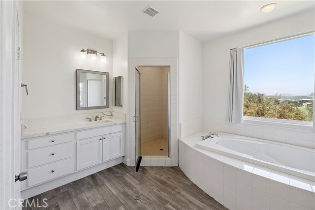 1732 Gamble Lane, Escondido CA: https://media.crmls.org/medias/778e0f6d-4d28-4056-a9d5-b01c104dbece.jpg