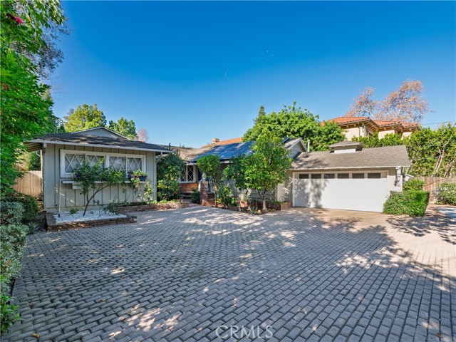 Detail Gallery Image 4 of 65 For 4539 Hayvenhurst, Encino,  CA 91436 - 3 Beds | 3 Baths